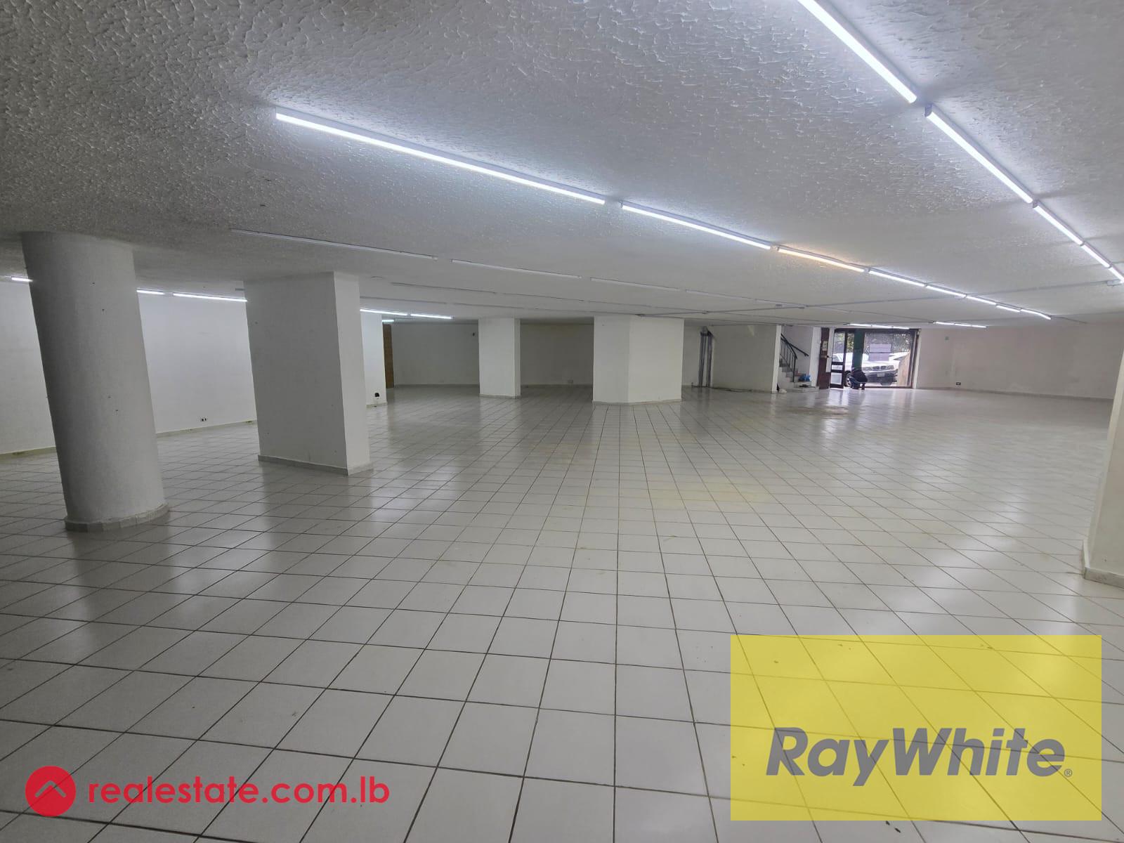 600m² Showroom for Rent in Mtayleb – Main Road