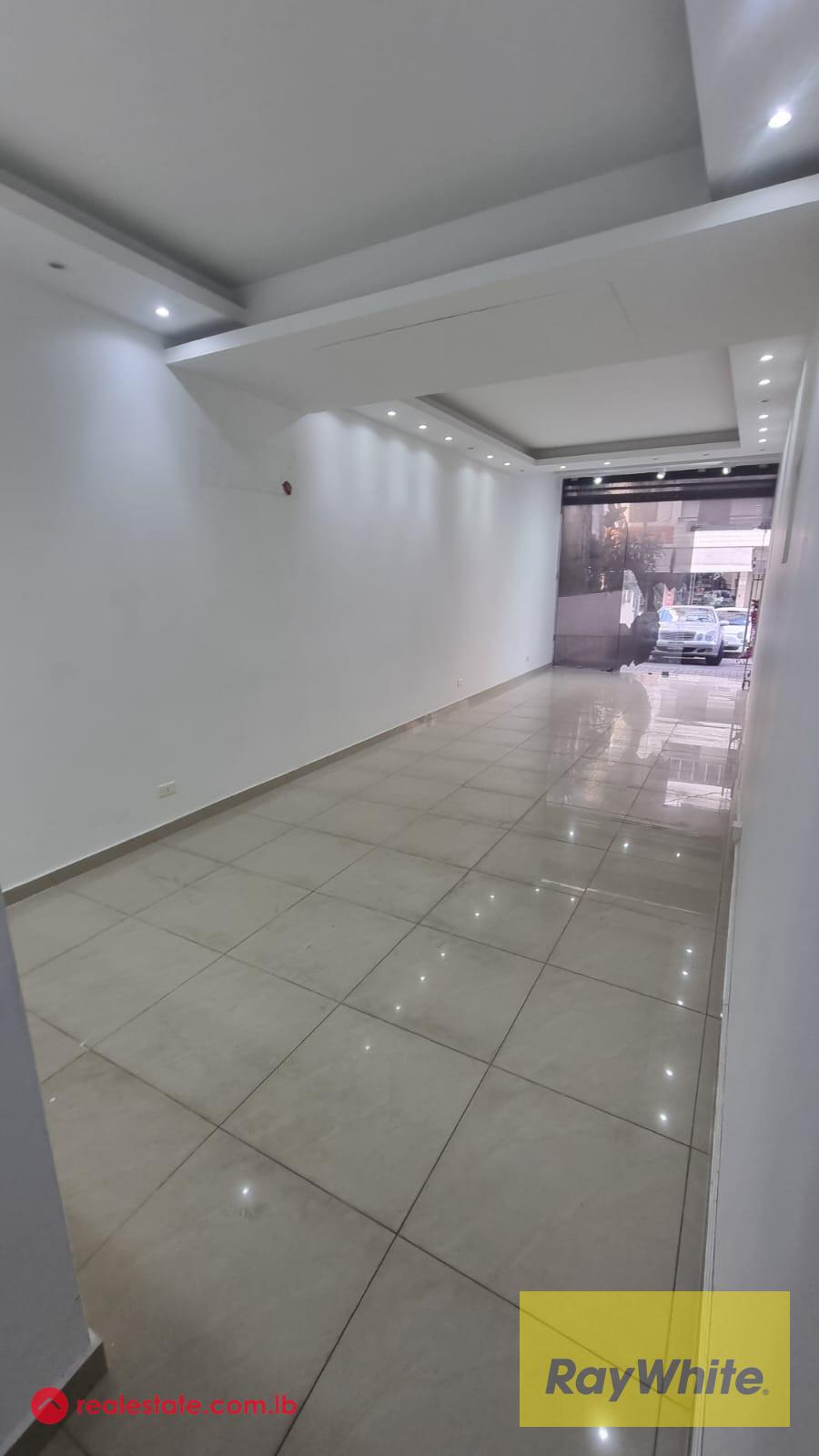 Shop for Sale In Zalka