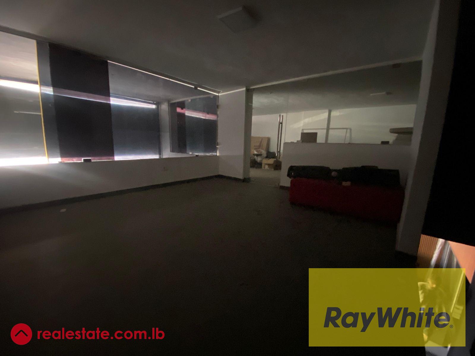 Showroom + Warehouse for Sale in Baouchriye – 1,100 SQM
