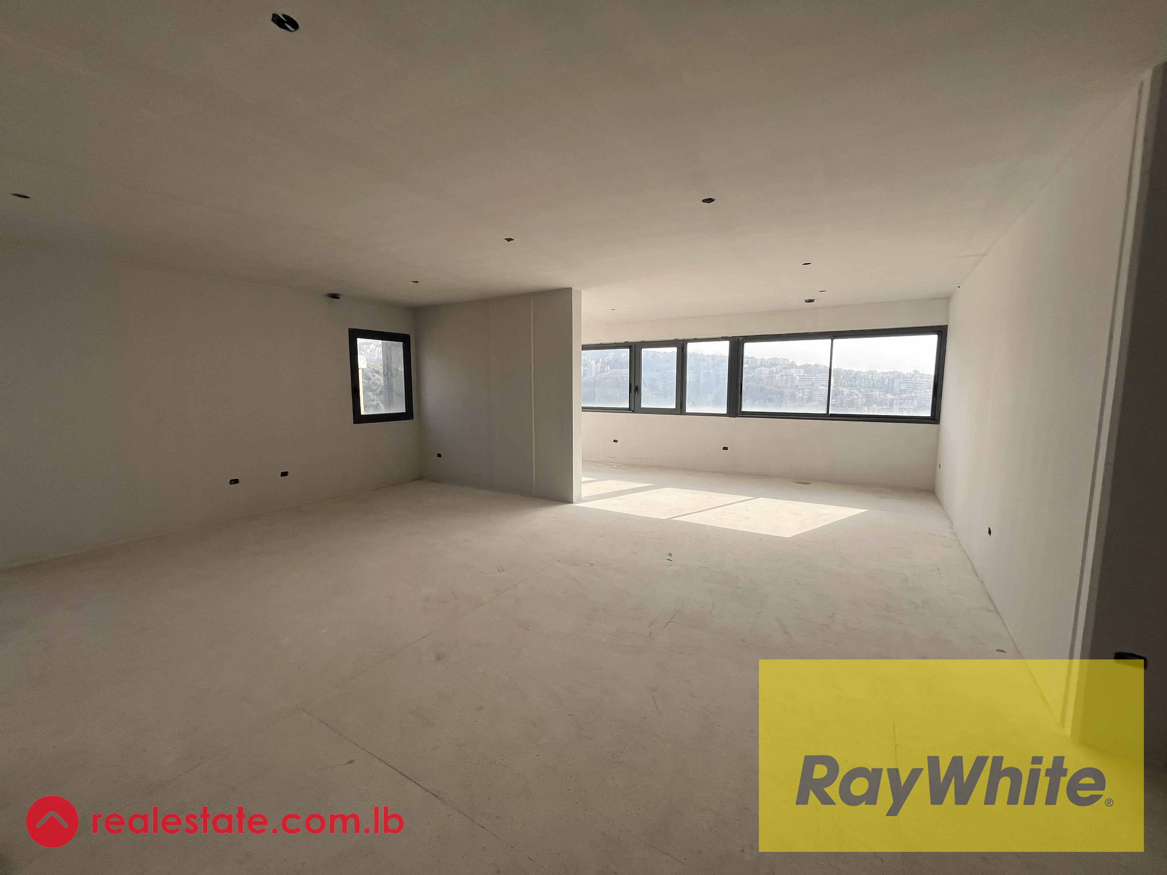 Office for rent in Mansourieh - 100 sqm