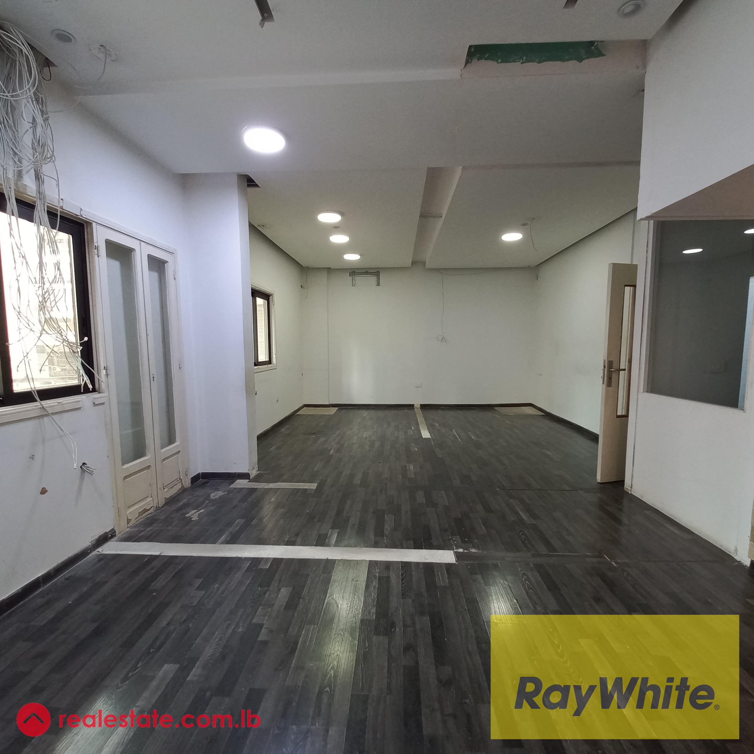 Good Location - Office in Zalka for Rent