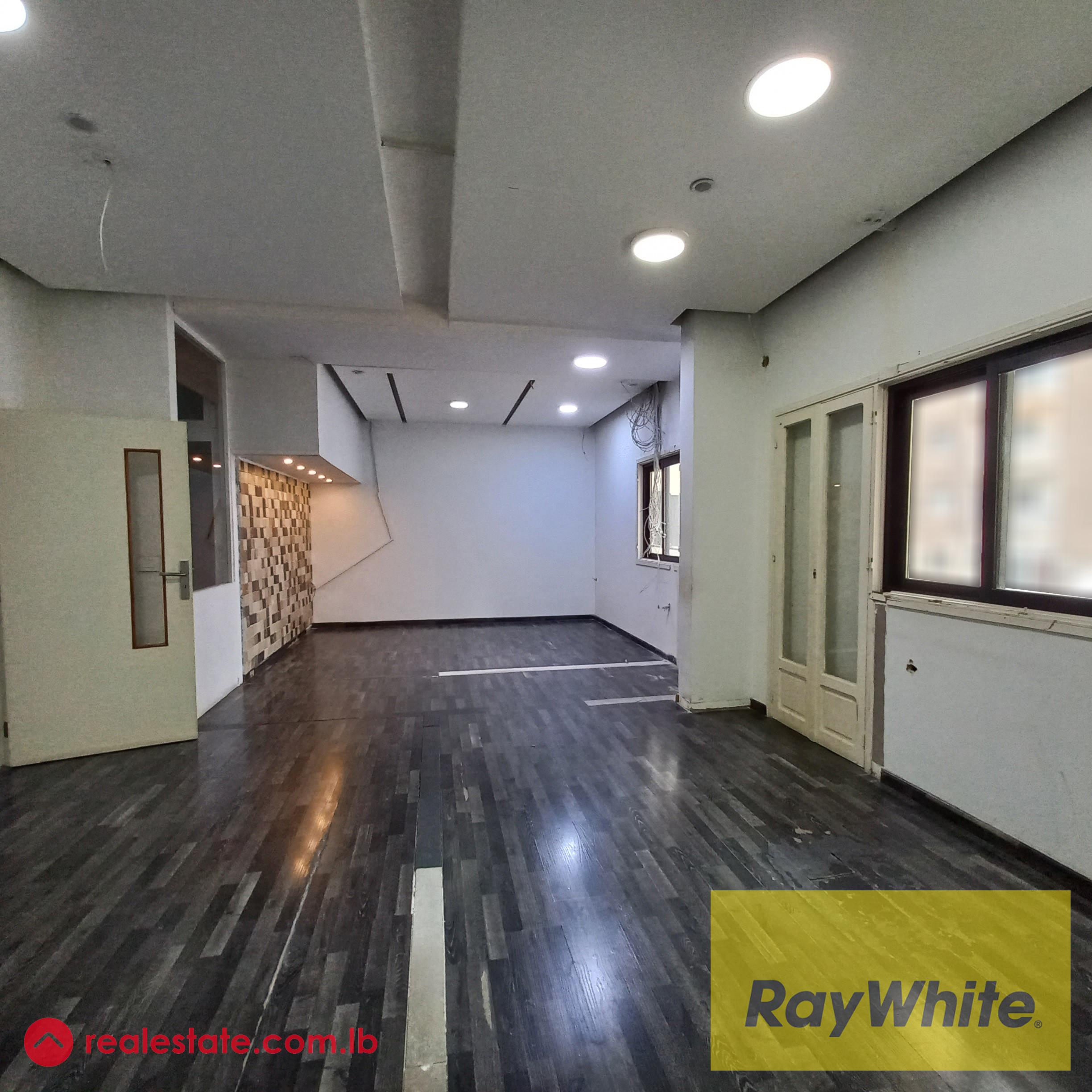 Good Location - Office in Zalka for Rent