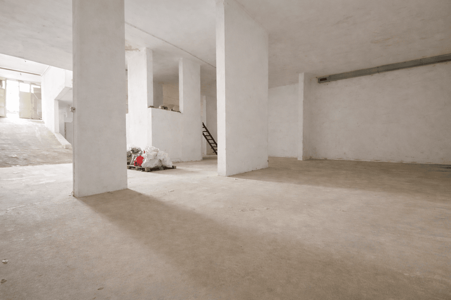 Warehouse for Sale in Jdeideh – 600 SQM