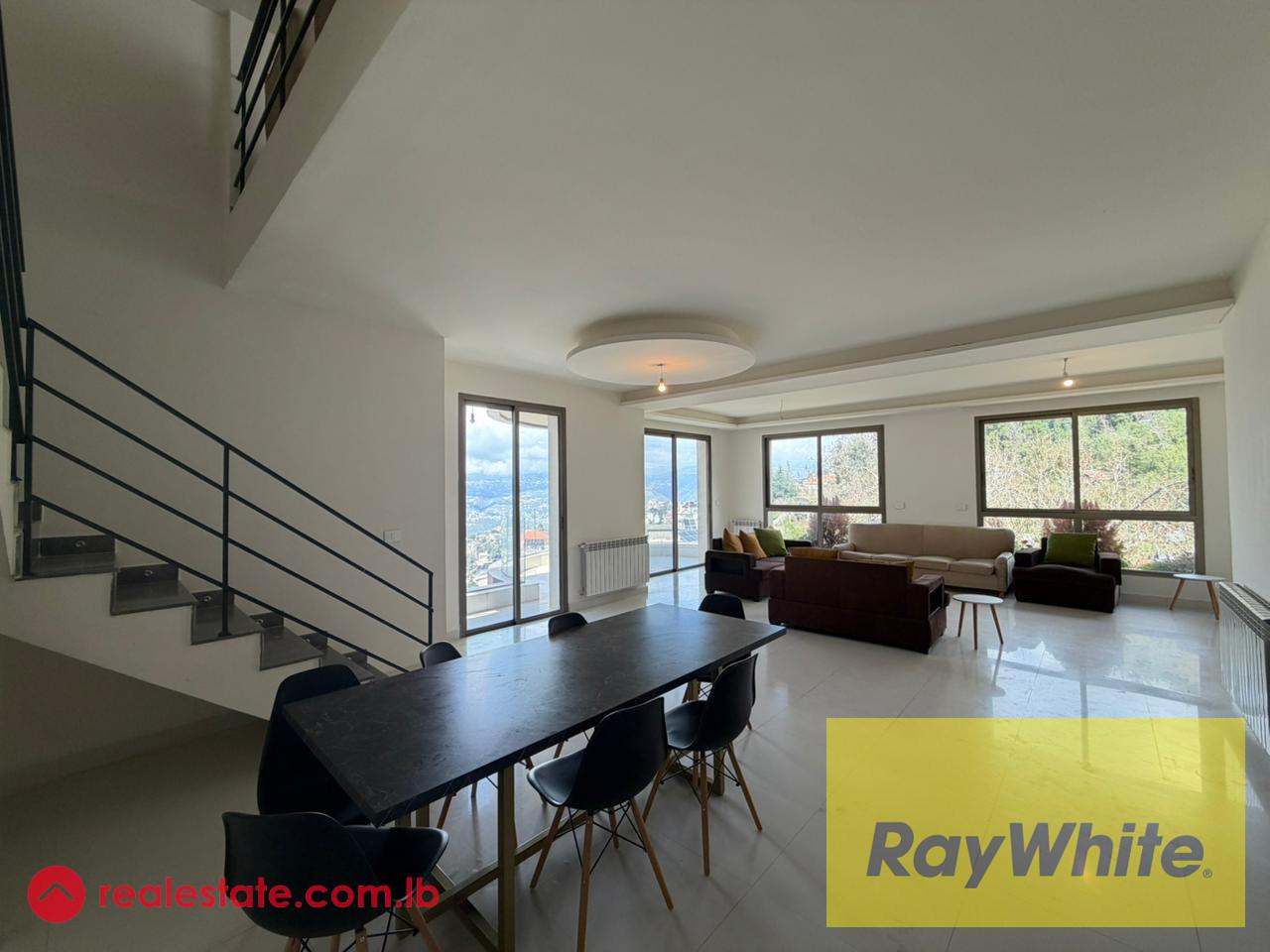 Duplex for Rent – Top Floor | Sea + Mountain Views