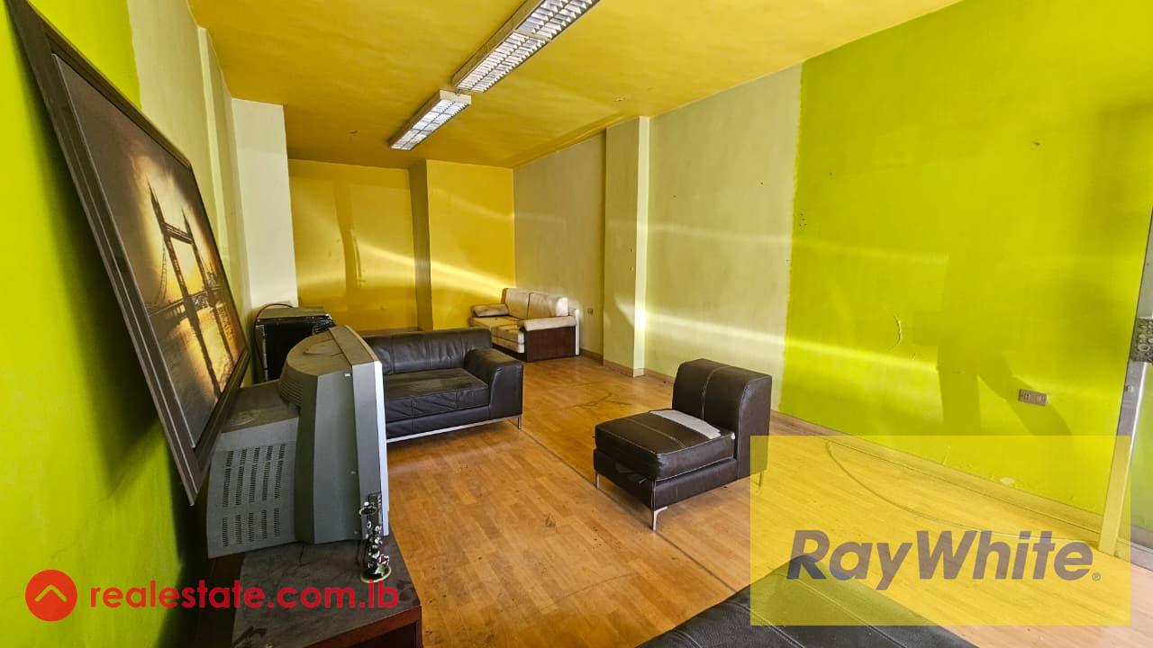 Shop for rent highway Hazmieh