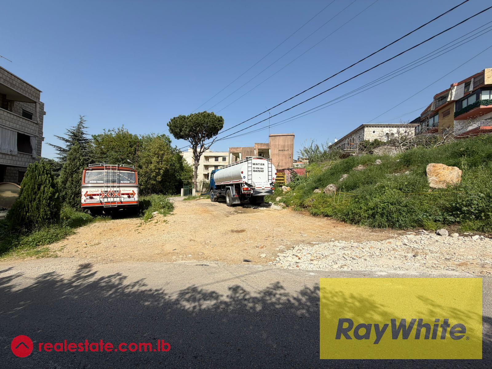 Land for Sale in Kornet Chehwan – 879 sqm | Zone C | Road Access