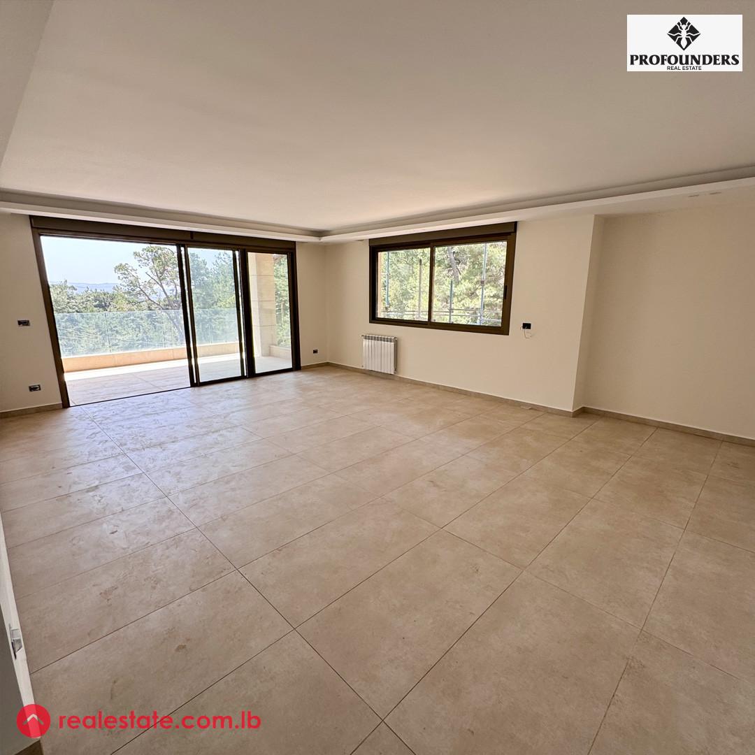Apartment with a Panoramic view for sale in Baabdat