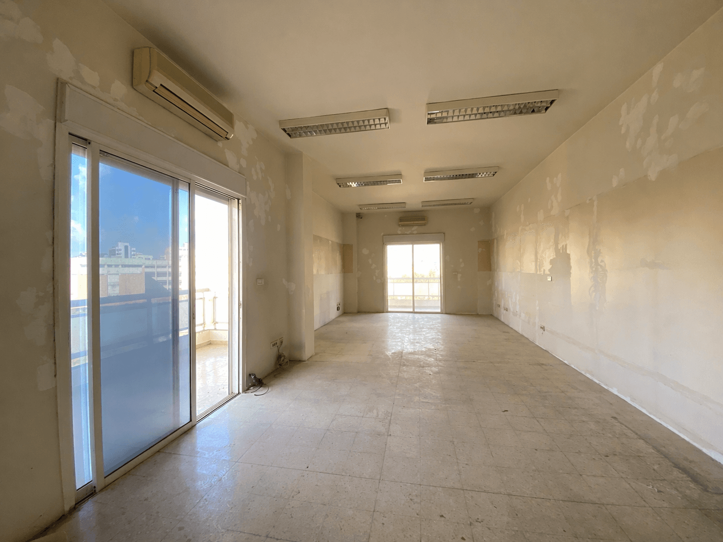 Office for Sale in Jdeideh – can be Convertible to Residential