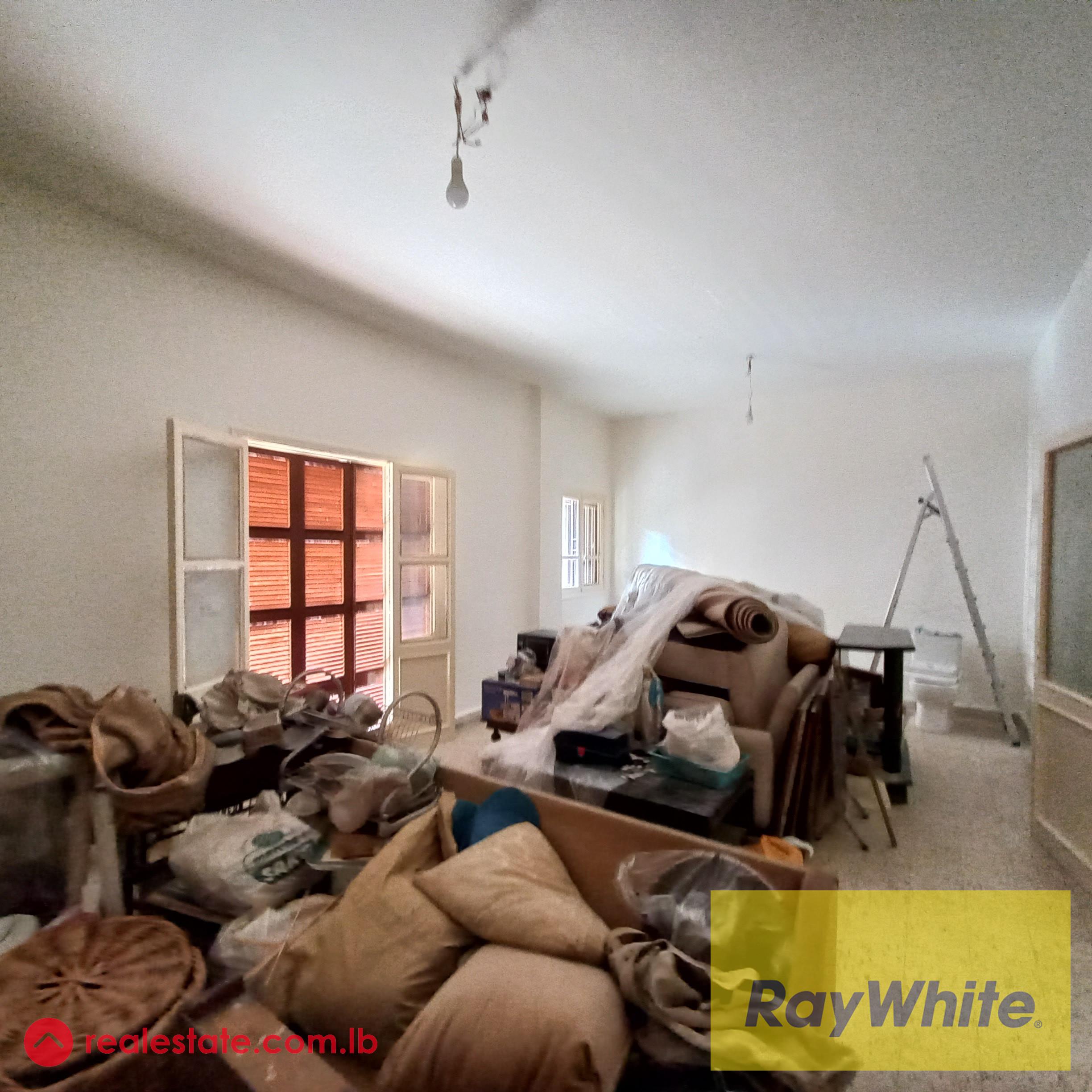 Semi Renovated Apartment in Zalka for Sale
