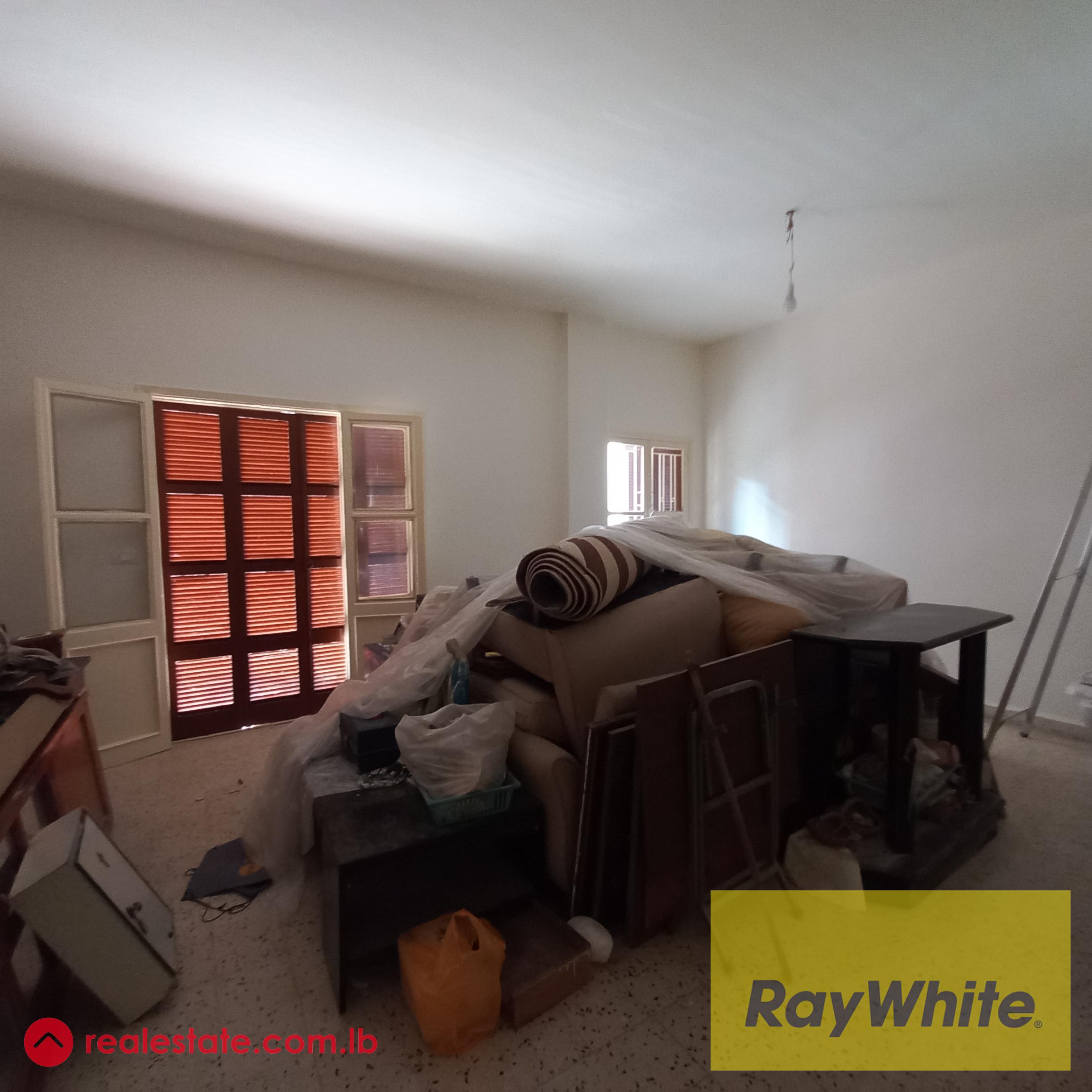 Semi Renovated Apartment in Zalka for Sale