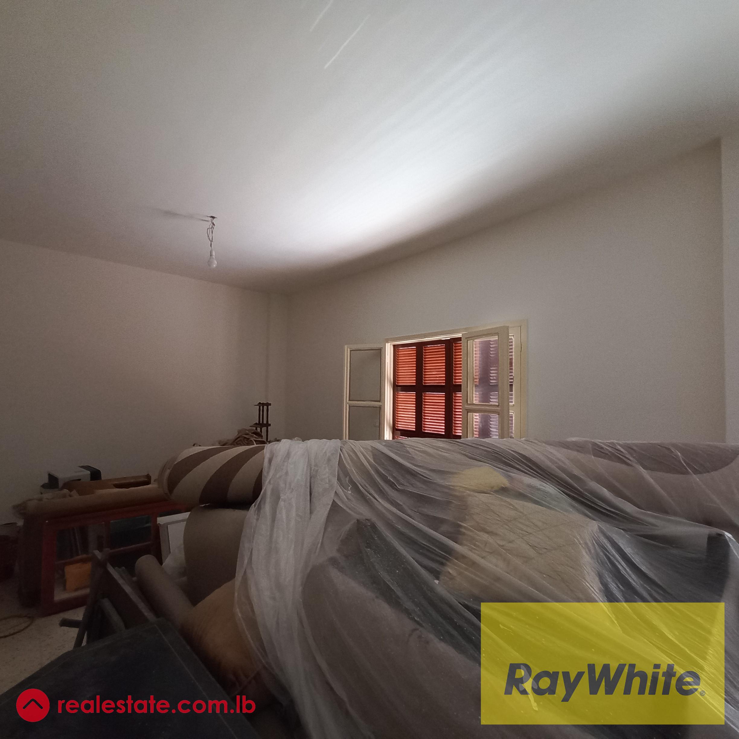 Semi Renovated Apartment in Zalka for Sale