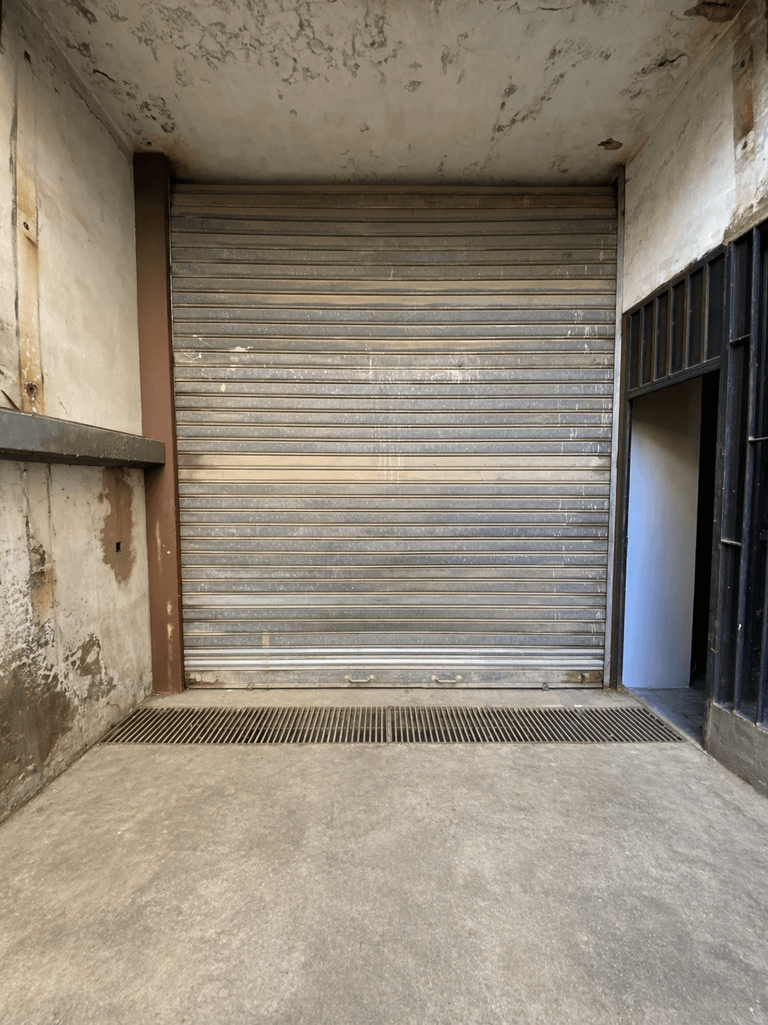 Warehouse for Sale in Jdeideh – Prime Location And Easy Access