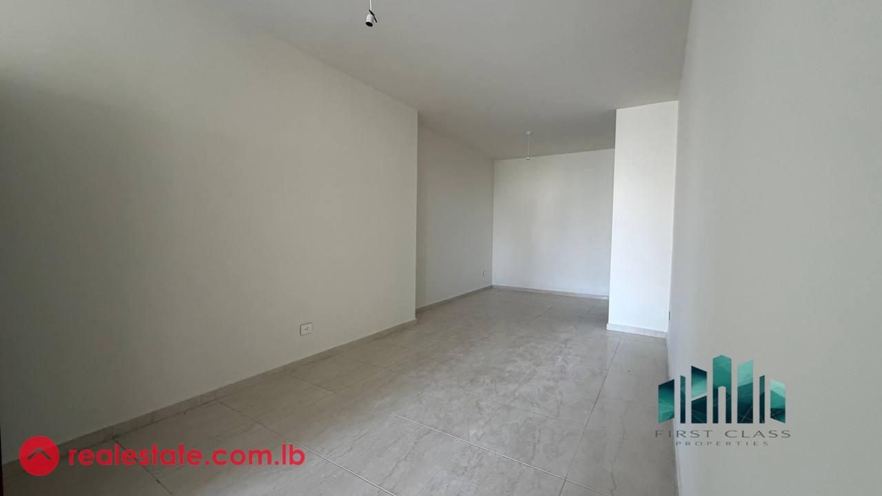 Apartment in Mazraet Yachouh 220 sqm for 220000$