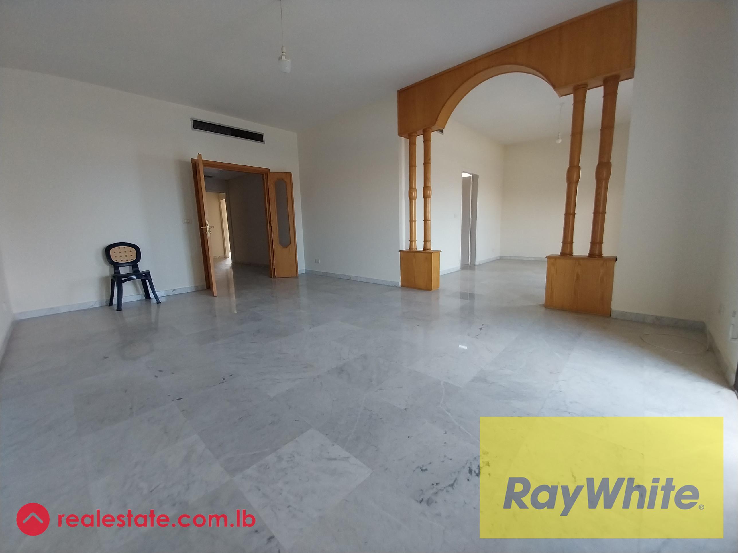 Apartment in el Naqqache with Sea View for Rent