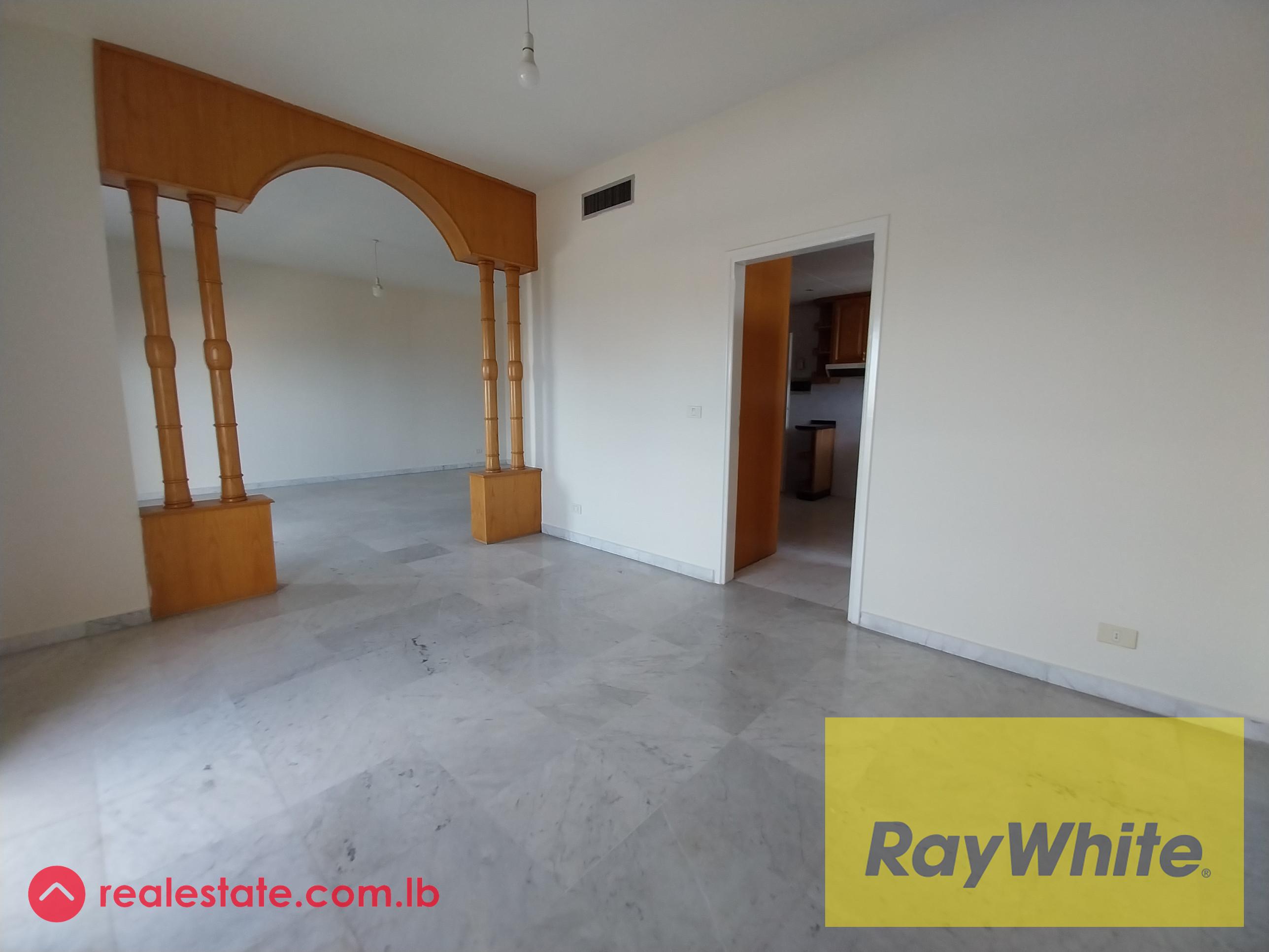 Apartment in el Naqqache with Sea View for Rent