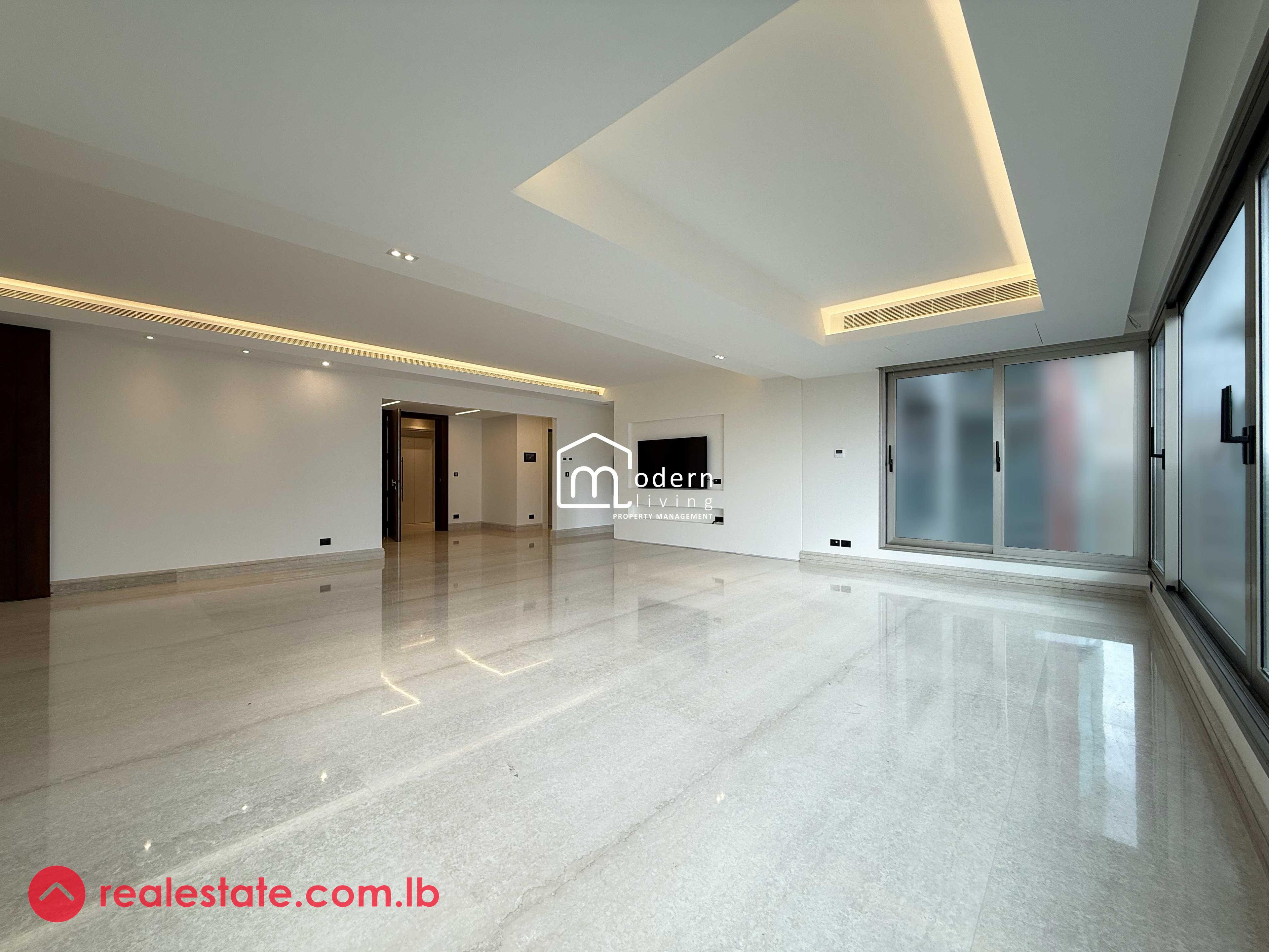Sea View | 400 Sqm | For Rent in Ramlet Al Bayda