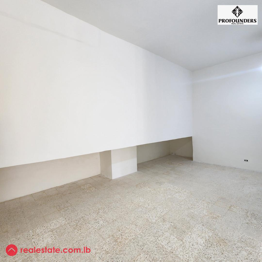 Warehouse with 4.5Meter Height for rent in Ghadir
