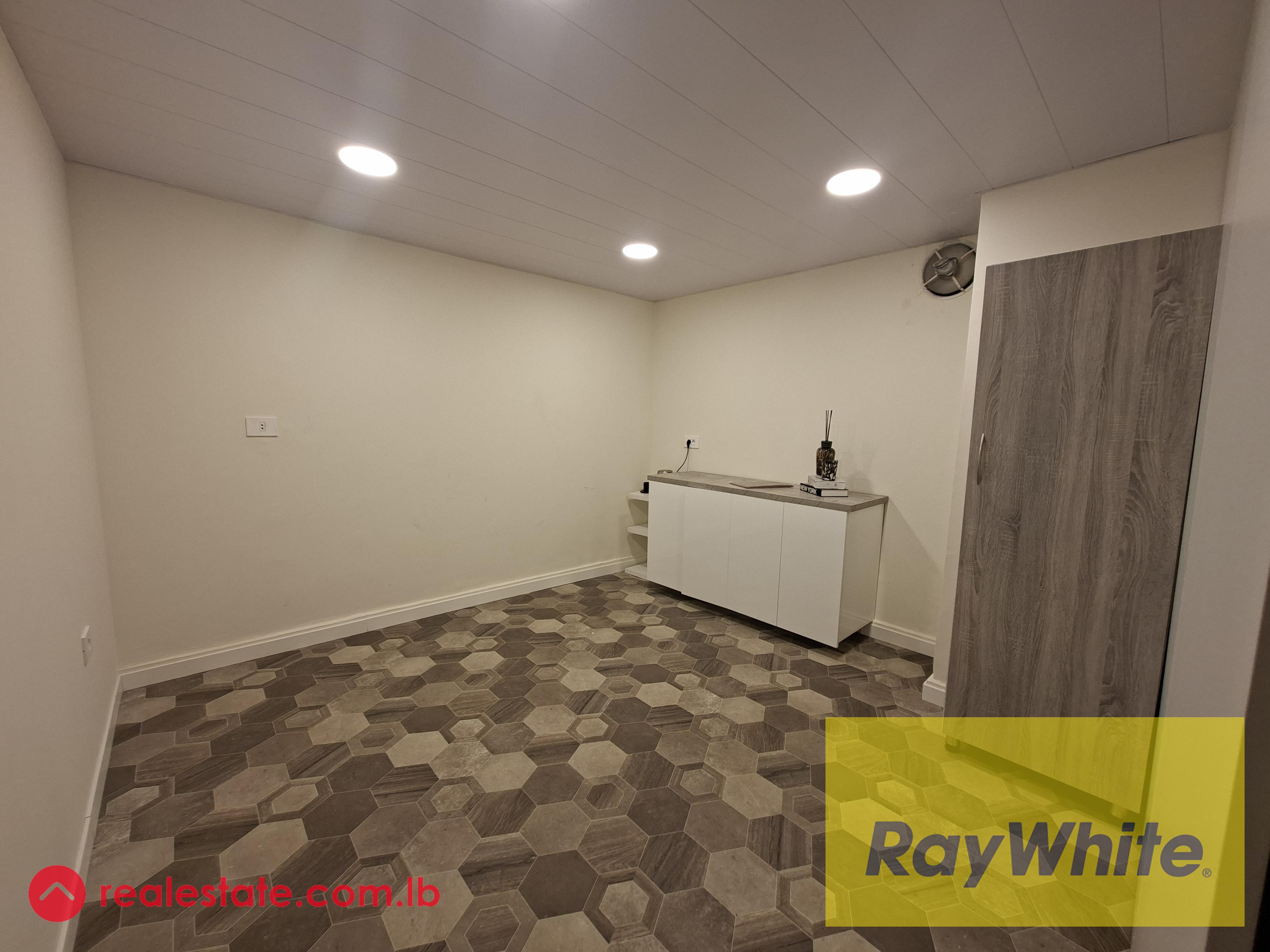 Shop for Sale in Zalka