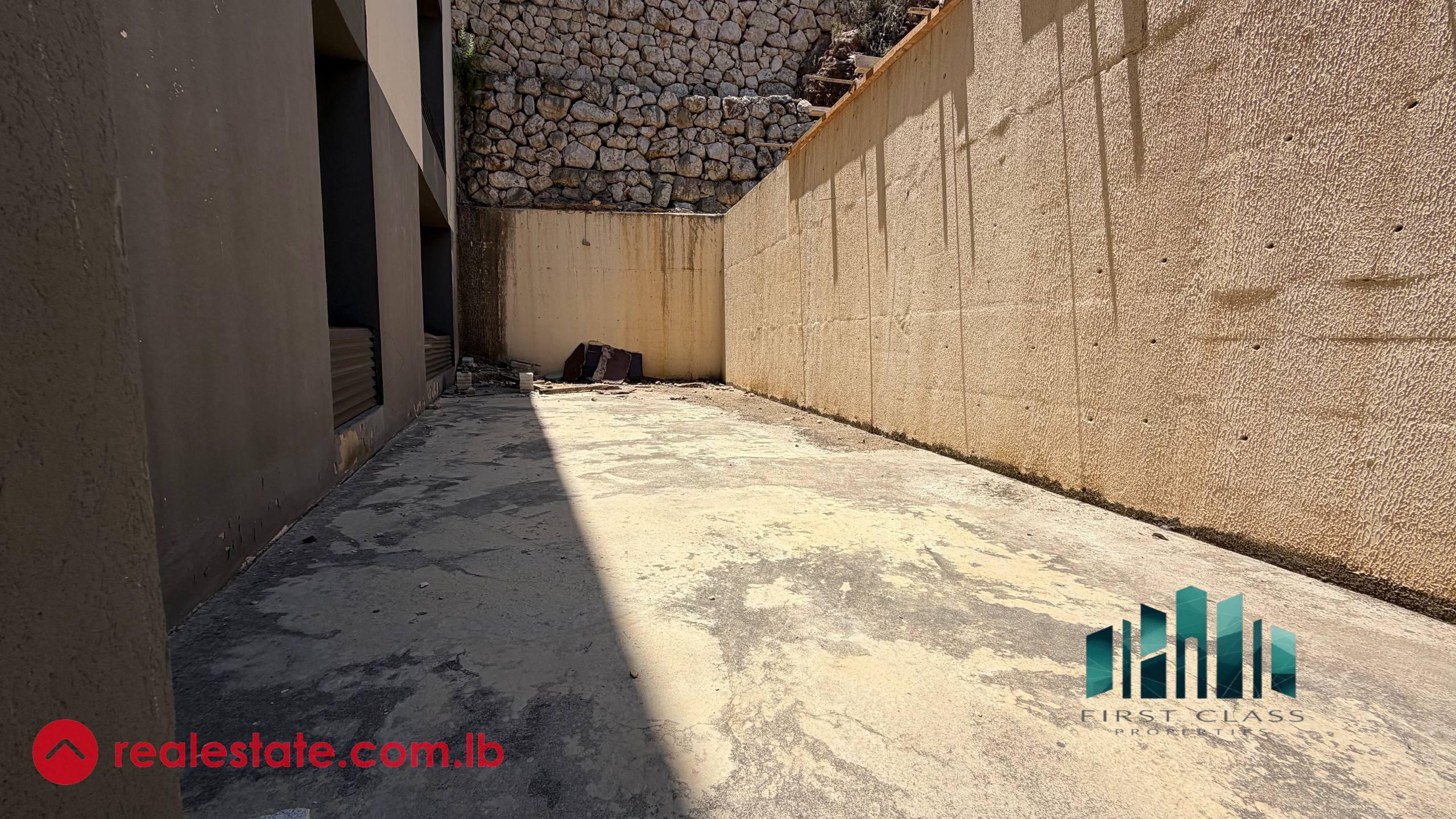 Antelias 200 sqm + 70 sqm terrace