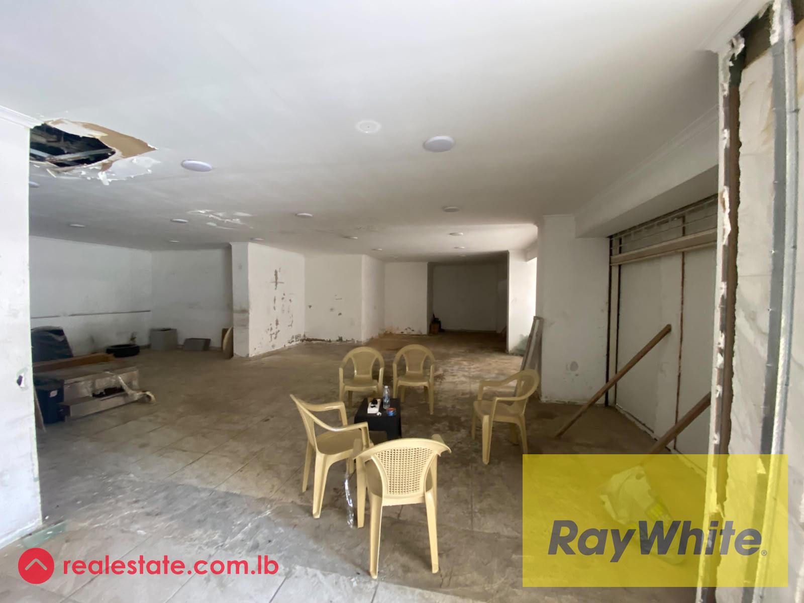 Showroom & Warehouse for Rent in Hamra