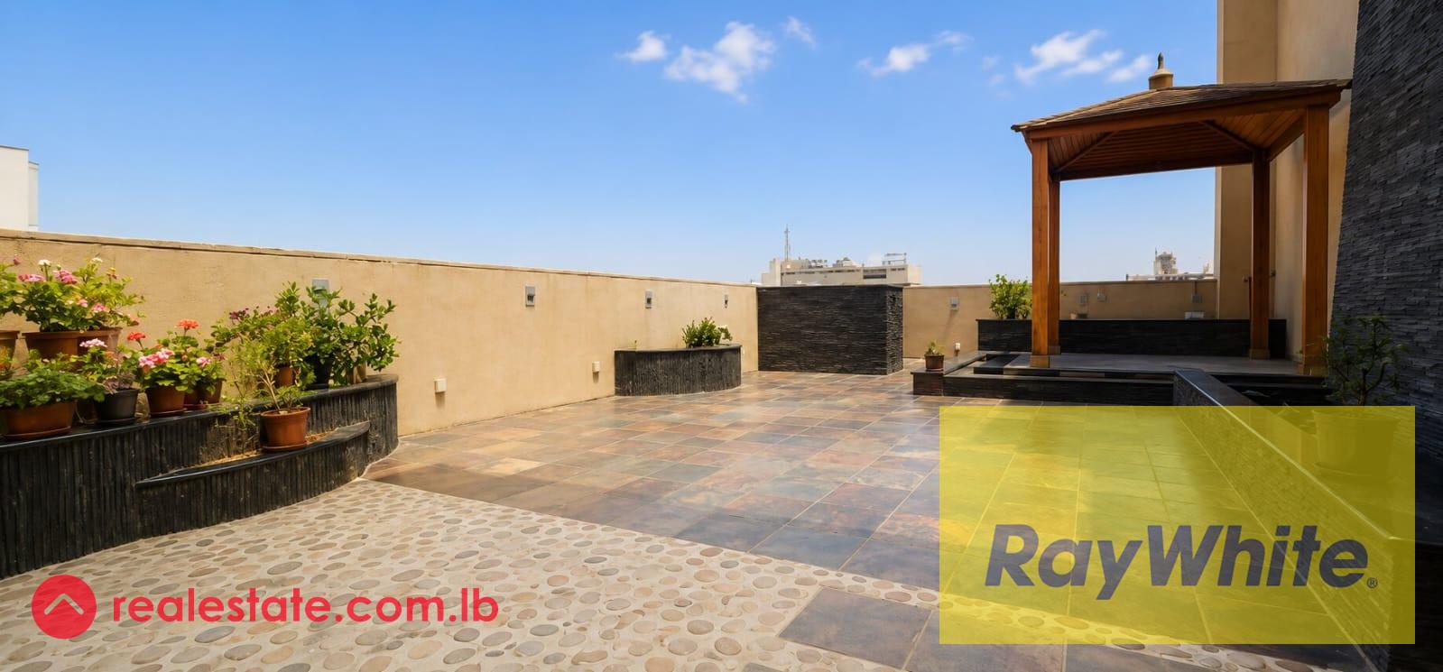Triplex for sale in jnah prime location