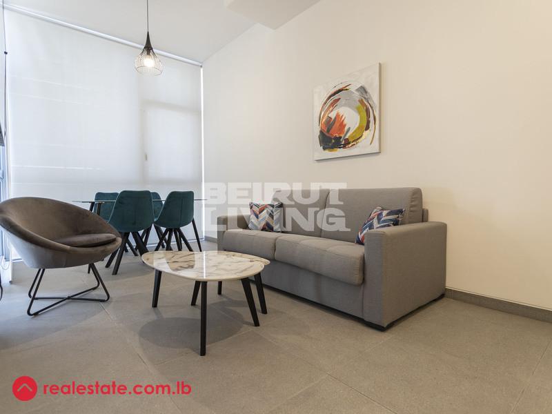 Convenient and Sunny Flat | Great Location