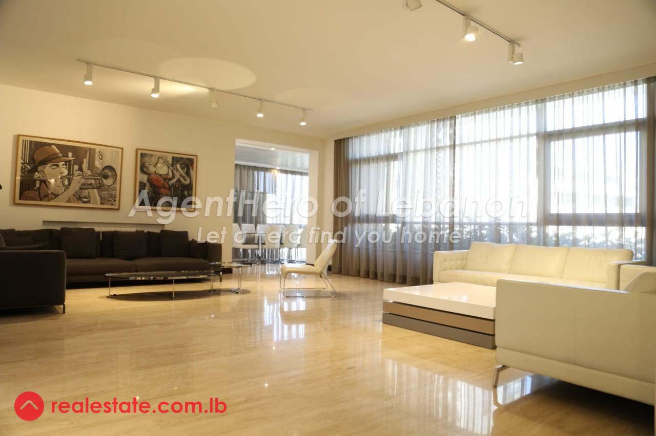 Elegant & Spacious Apt. | Pool & Gym | Prime Location
