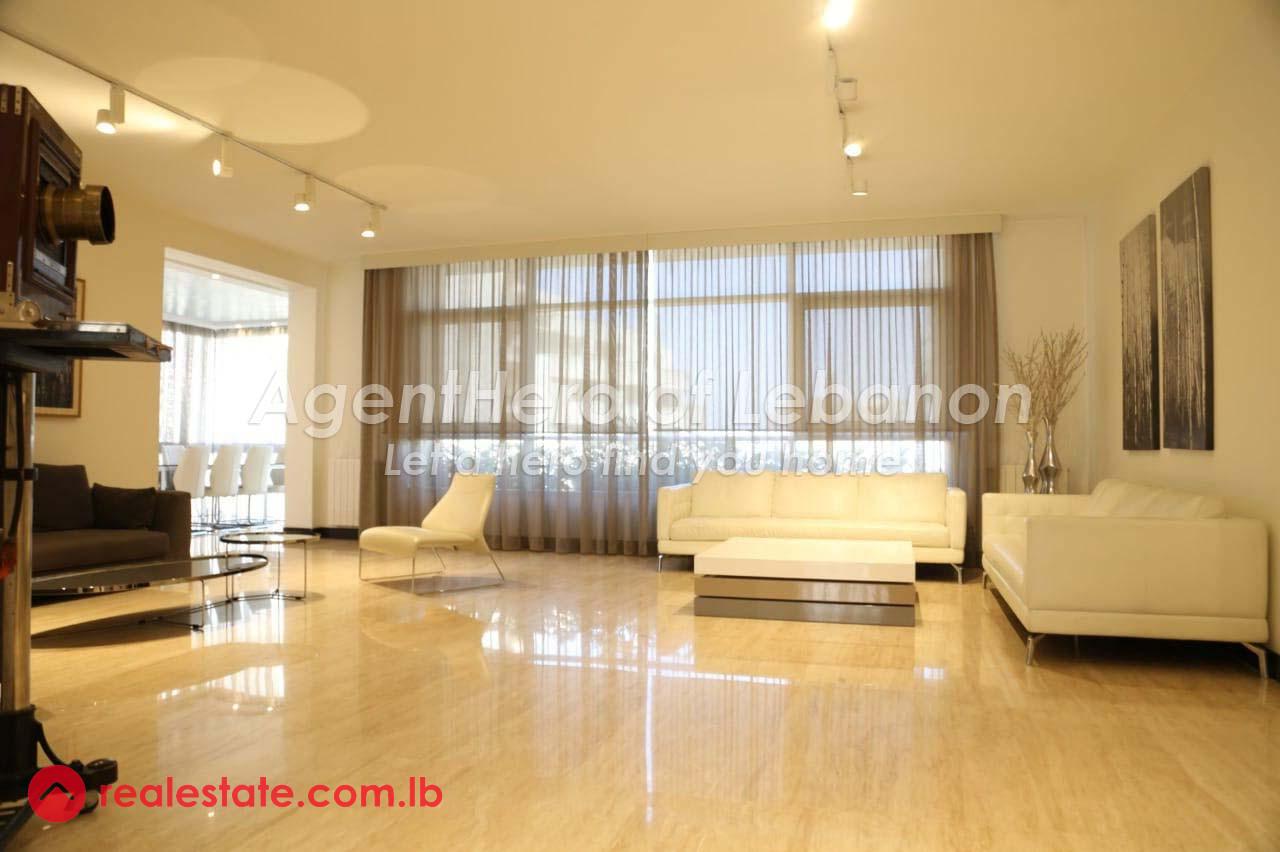 Elegant & Spacious Apt. | Pool & Gym | Prime Location
