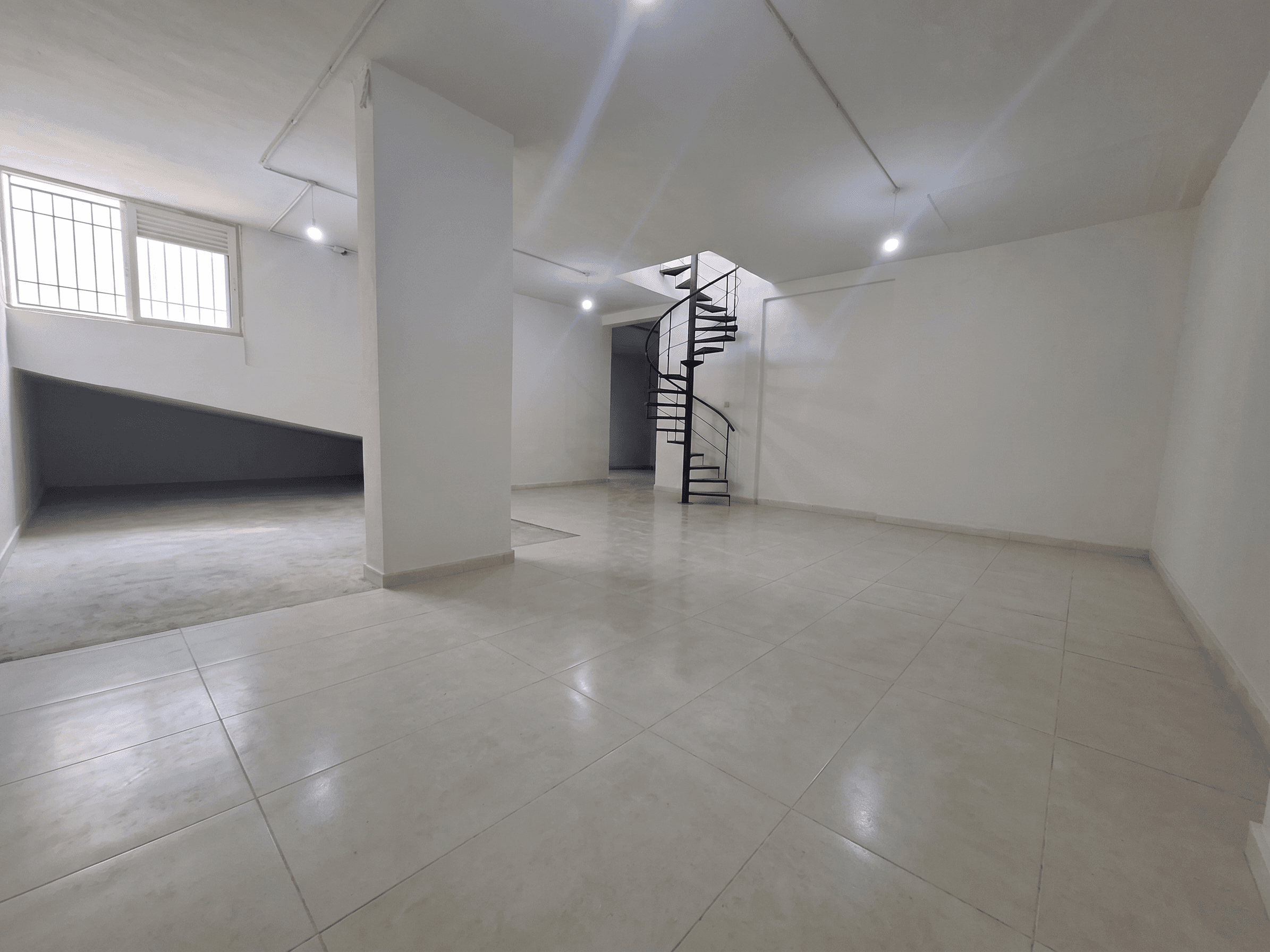 Triplex Shop for Rent – Zalka
