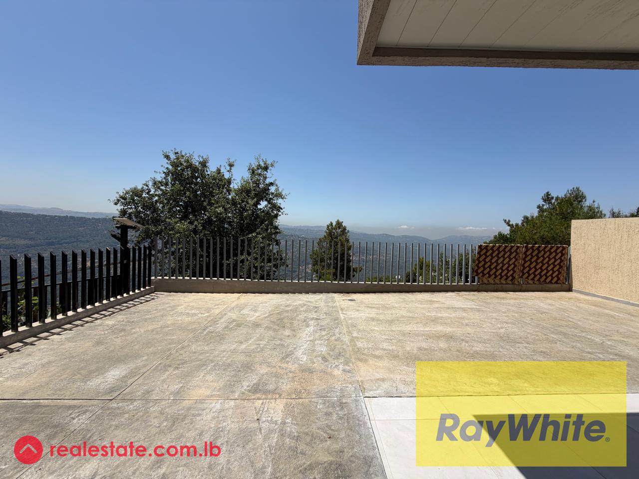 Apartment with Terrace for Rent – El Douar