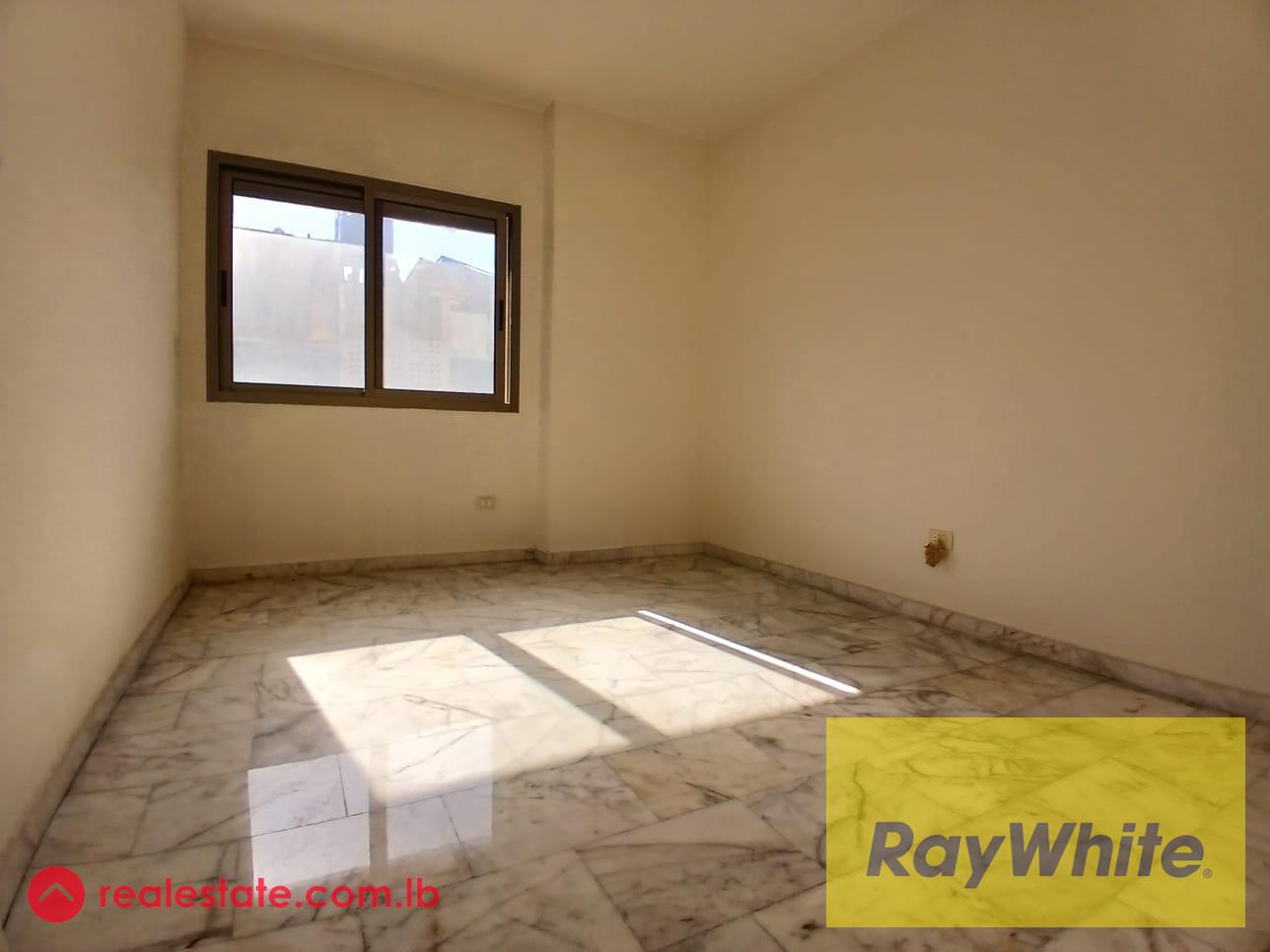 Apartment For Sale In Sakiet Al Janzeer