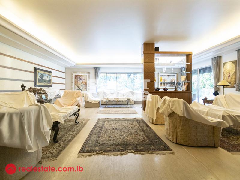 Luxiourious Flat | 500 sqm Private Garden | Sea View