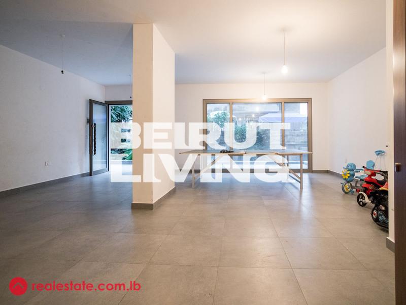 Spacious Shop | Good Location