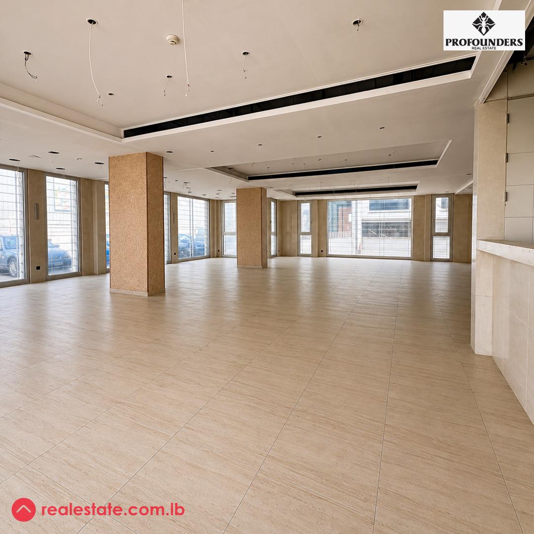Busy Area |Commercial Building | Prime Location