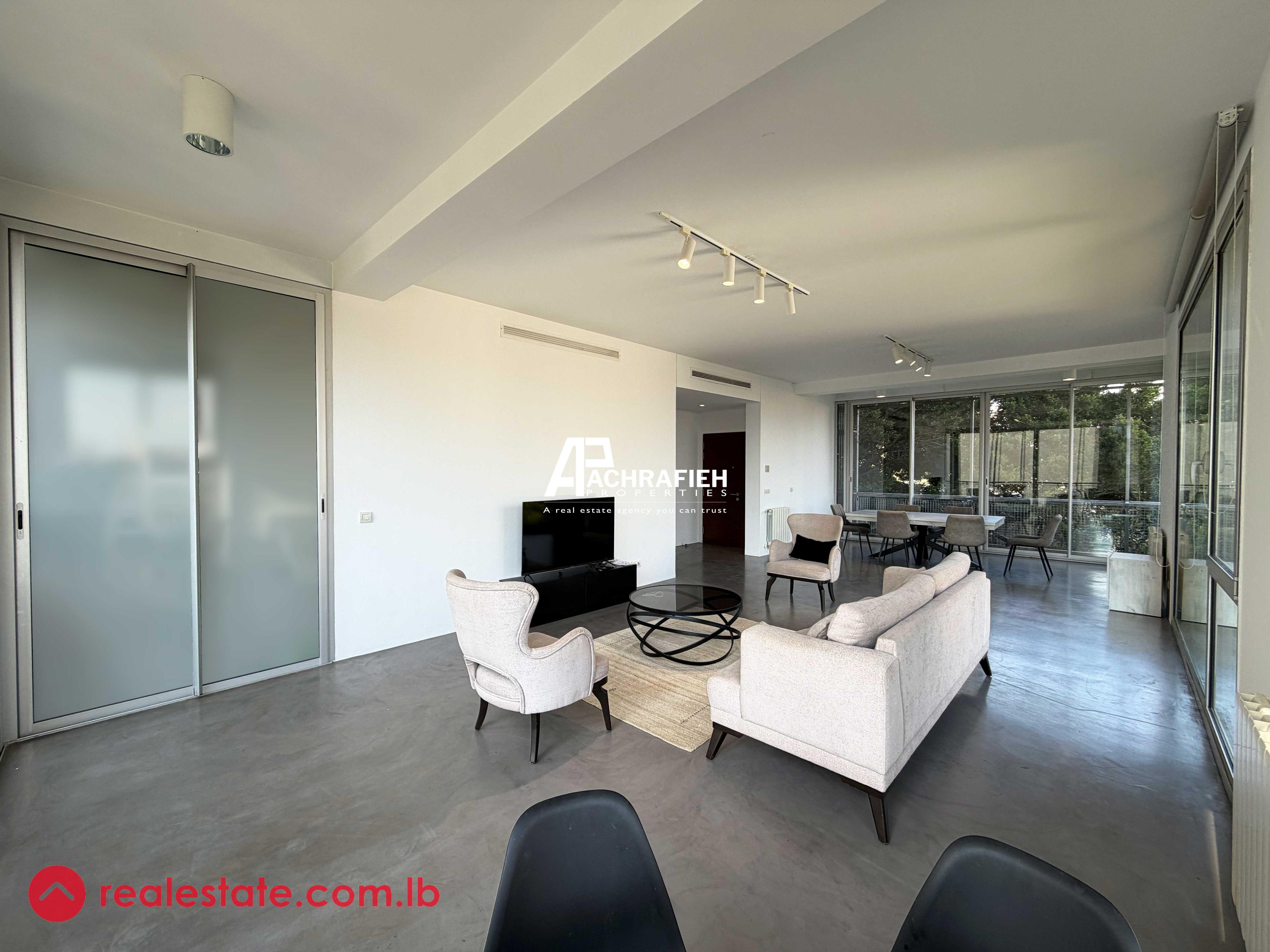 Open view | 225 Sqm | Apartment for Rent in Achrafieh