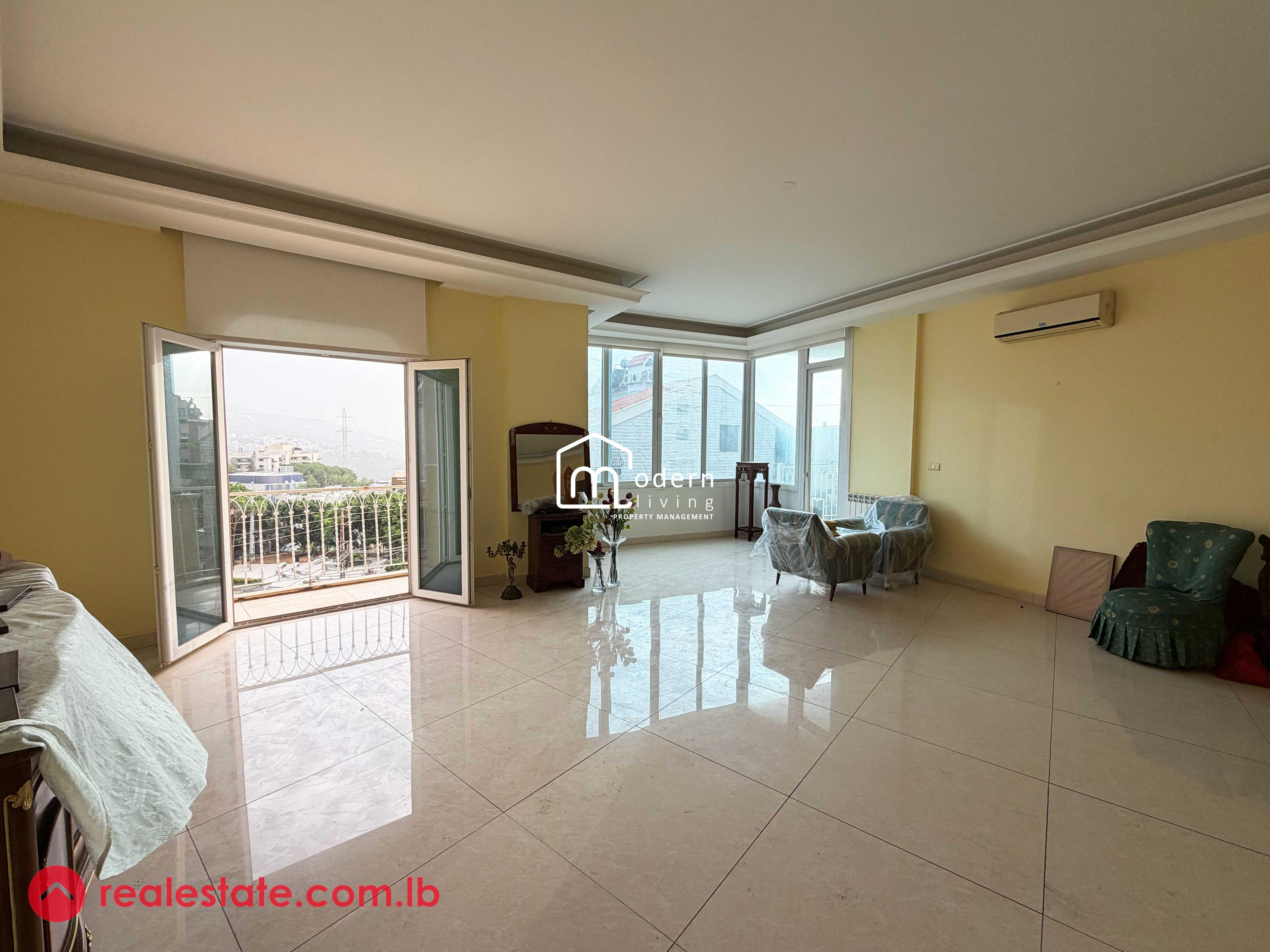 200 Sqm - Apartment for Sale in Mtayleb